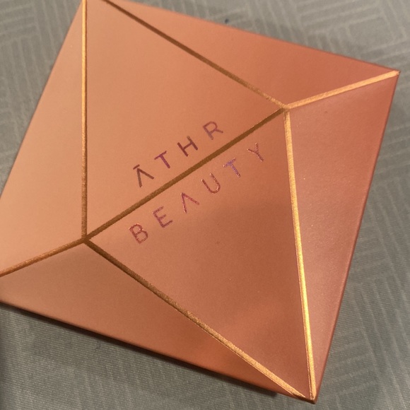 💋NEW💋 Athr Beauty Rose Quartz Crystal Quad Eyeshadow Palette - Picture 4 of 5